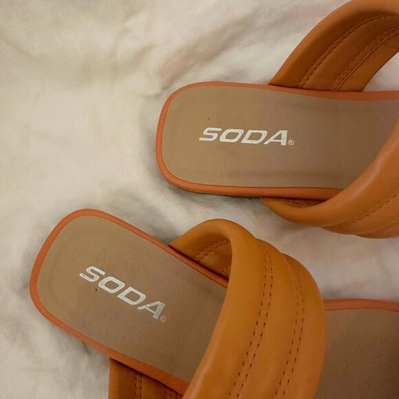 SHOES: Soda (orange / peach) - Picture 2 of 3